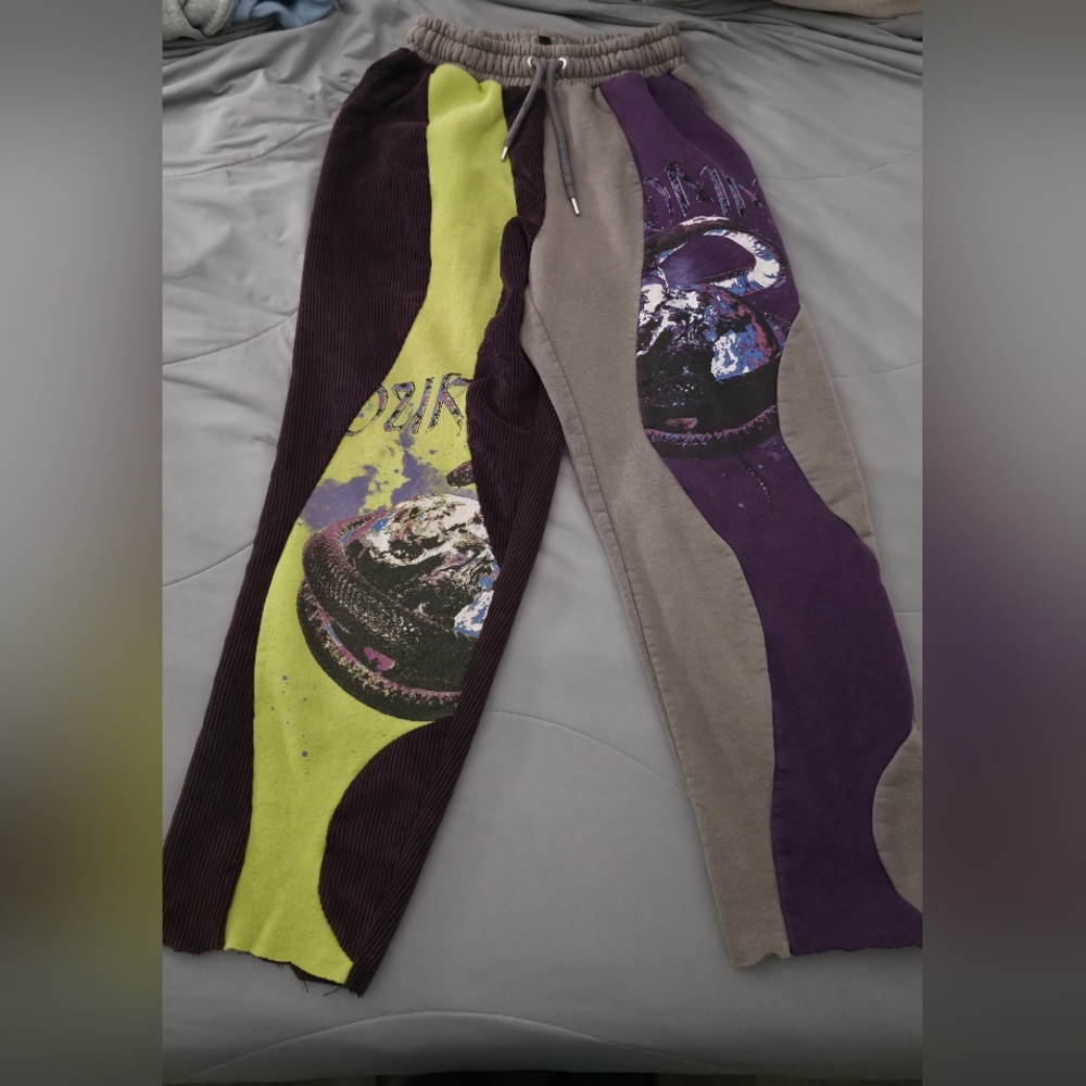 Graphic Open Cut Sweatpants